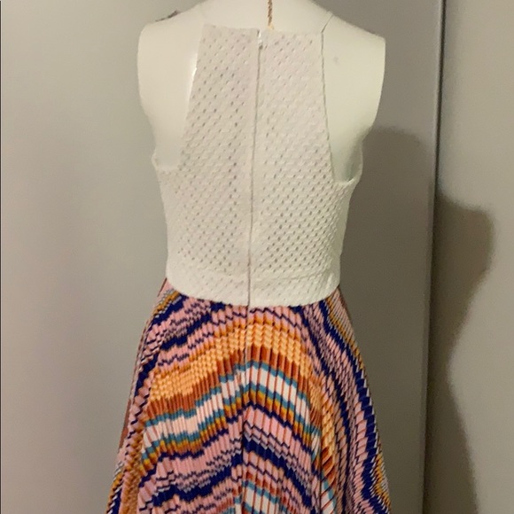 Bisou Bisou halter style dress - Picture 7 of 9